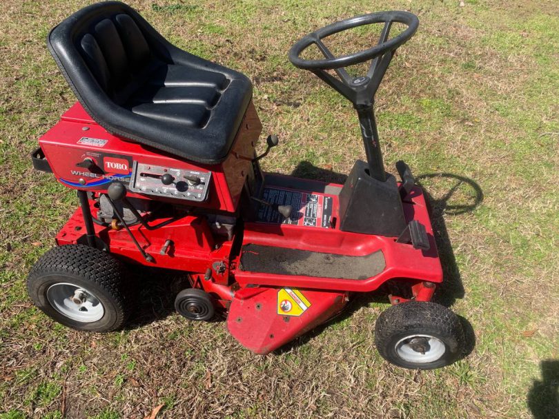 Toro wheel horse 1 810x608 Toro wheel horse 8 25 riding lawn mower for sale