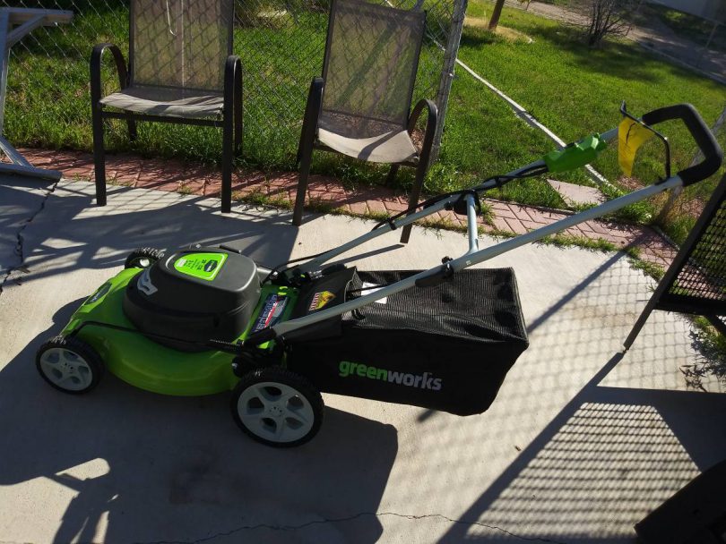 Greenworks 20 Inch 5 810x608 Like New Greenworks 20 Inch Electric Corded Lawn Mower