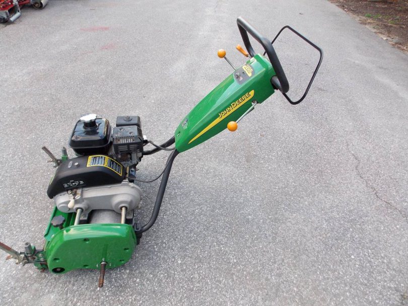 JOHN DEERE 220B 2 810x608 Used John Deere 220B Walk greens reel lawn mower