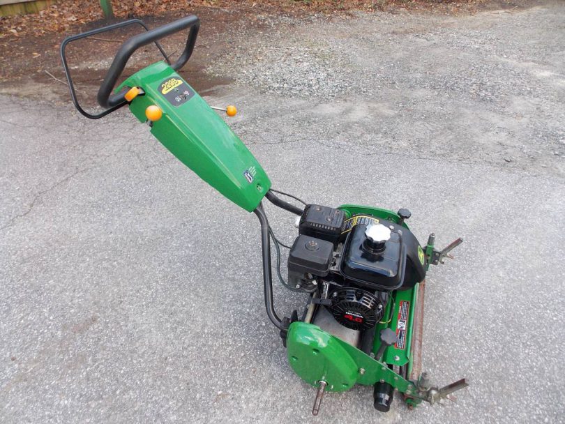 JOHN DEERE 220B 8 810x608 Used John Deere 220B Walk greens reel lawn mower