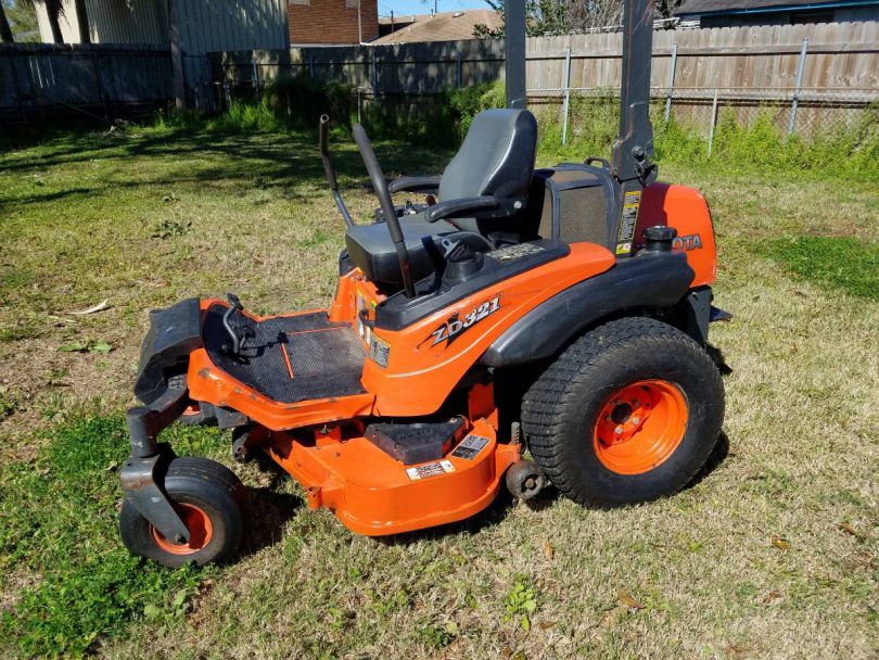 Kubota ZD321 5 810x608 Kubota ZD321 54 inch Diesel Zero Turn Mower For Sale