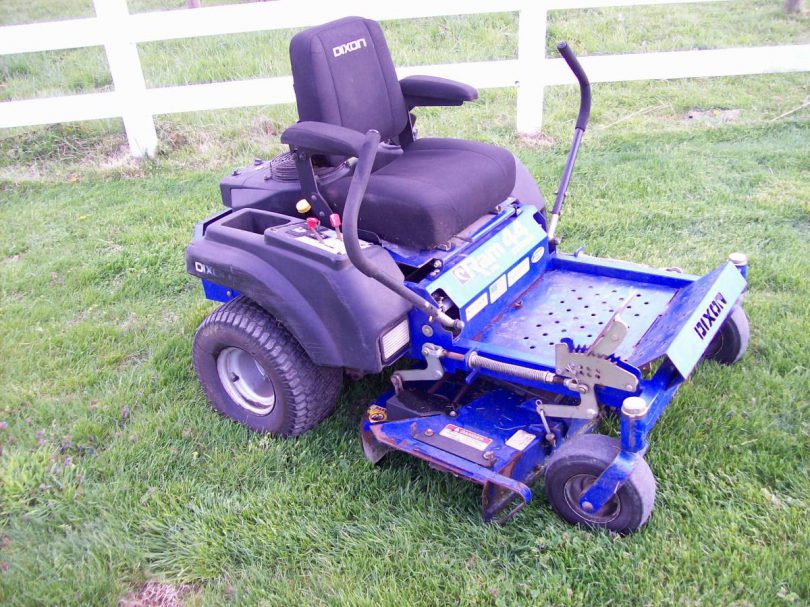 2005 Dixon RAM 44 MAG commercial zero turn lawn mower 1 810x607 2005 Dixon RAM 44 MAG commercial zero turn lawn mower