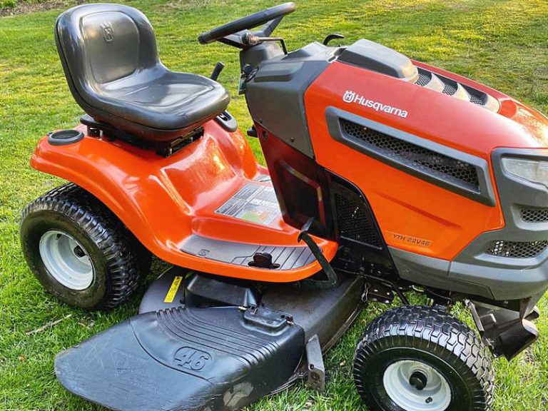 Clean Husqvarna 46" 22HP Riding Lawn Mower YTH 22V46 RonMowers