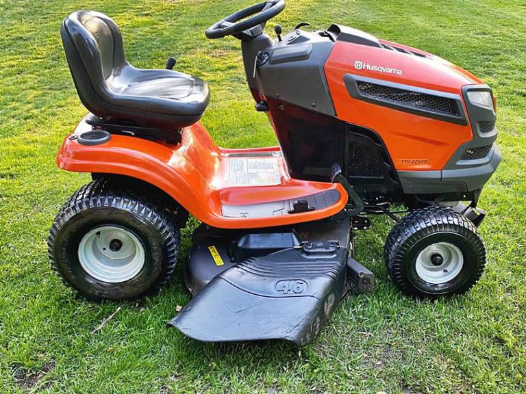 Clean Husqvarna 46" 22HP Riding Lawn Mower YTH 22V46 RonMowers