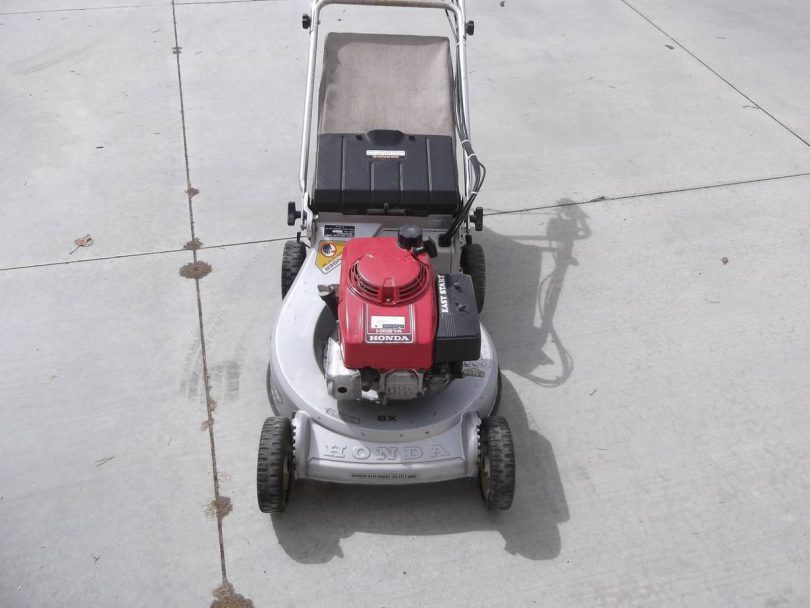 Honda HR 214 SX Self propelled Lawn Mower for Sale 8 810x608 Honda HR 214 SX Self propelled Lawn Mower for Sale