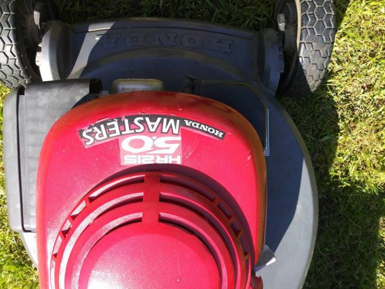 Preowned Honda HR215 Masters Commercial Grade Hydrostatic Lawn Mower