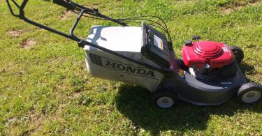 Honda HR215 Lawn Mower 02 375x195 Preowned Honda HR215 Masters Commercial Grade Hydrostatic Lawn Mower