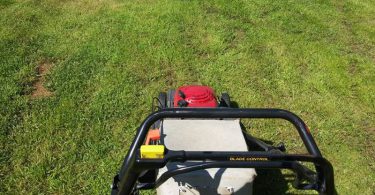 Honda HR215 Lawn Mower 13 375x195 Preowned Honda HR215 Masters Commercial Grade Hydrostatic Lawn Mower