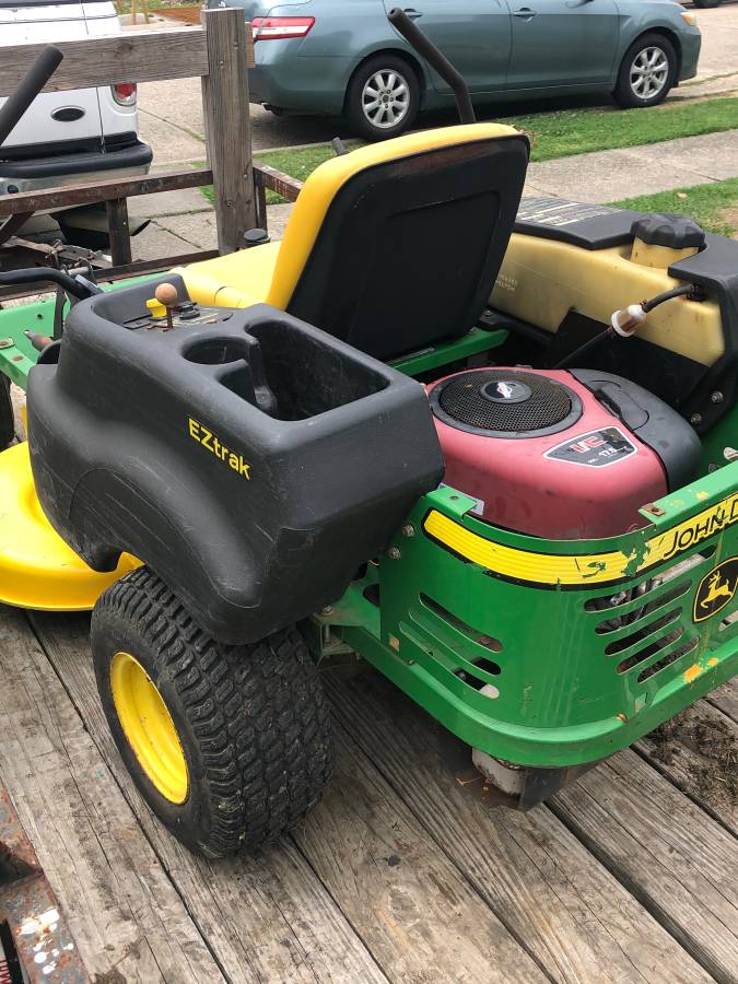 Used John Deere Eztrak Z225 42 Inch Zero Turn Lawn Mower Ronmowers