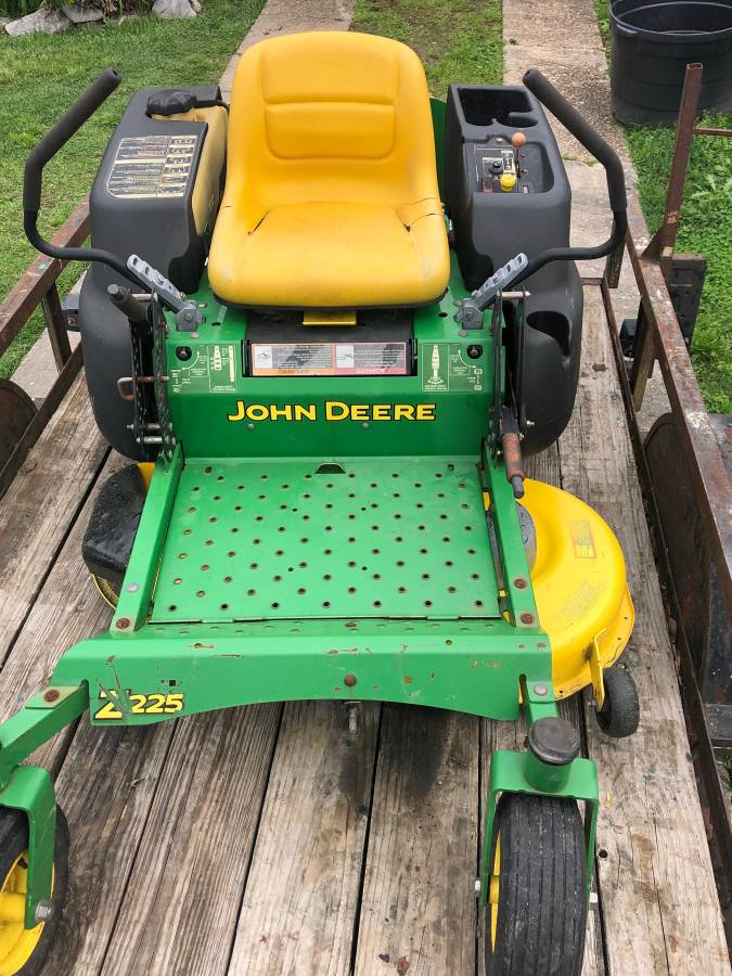 Used John Deere EZtrak Z225 42 inch zero turn lawn mower RonMowers