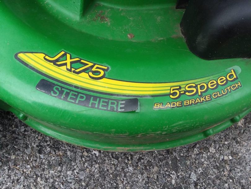 John deere Jx75 2 810x608 John Deere JX75 21 self propelled lawn mower