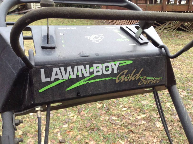 Lawn Boy 10521 3 810x605 Lawn Boy 10521 Gold Series 22 Inch Self Propelled Lawn Mower