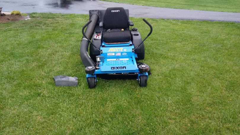 42 in cut Dixon zero turn riding lawn mower 2 810x456 Used Dixon 42 inch SpeedZTR Zeroturn Mower With Bagging System