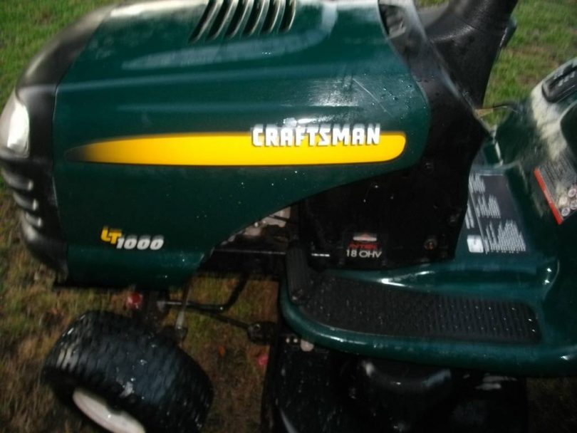 Craftsman LT1000 42 Inch Riding Lawn Mower 1 810x608 Craftsman LT1000 42 Inch 18HP Riding Lawn Mower