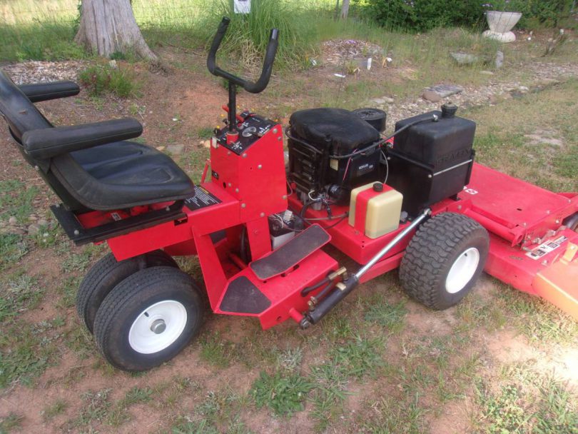 GRAVELY PROMASTER 300 2 810x608 Gravely Promaster 300 riding lawn mower for sale