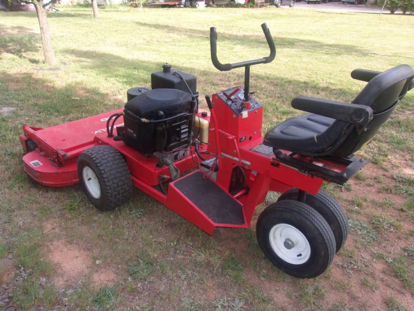 GRAVELY PROMASTER 300 6 810x608 Gravely Promaster 300 riding lawn mower for sale