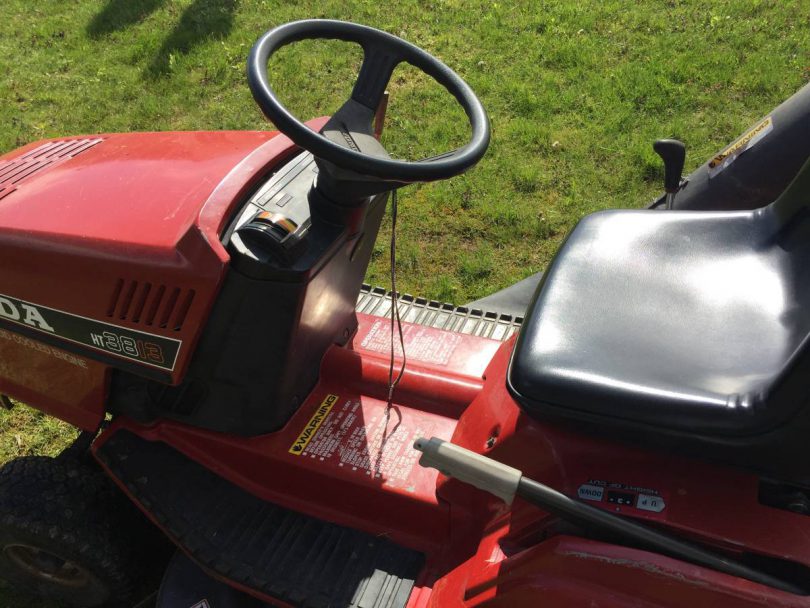 Honda ht3813 riding lawn mower 01 810x608 Honda HT3813 riding lawn mower for sale