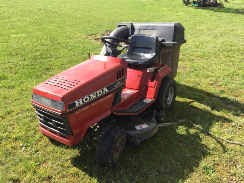 Honda ht3813 riding lawn mower 03 810x608 Honda HT3813 riding lawn mower for sale