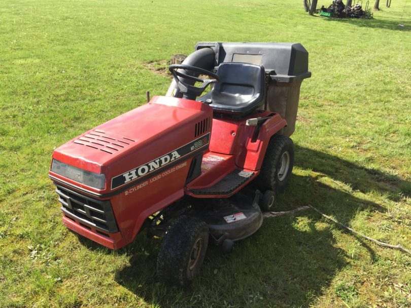 Honda ht3813 riding lawn mower 06 810x608 Honda HT3813 riding lawn mower for sale