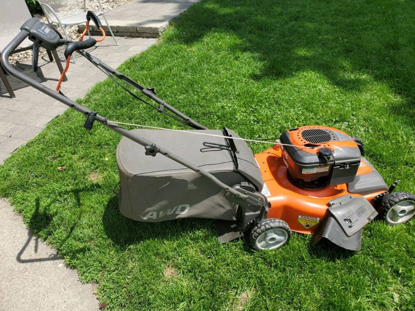 Husqvarna AWD Self propelled Gas Lawn Mower and bagger 5 810x608 Husqvarna AWD Self propelled Gas Lawn Mower and bagger