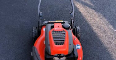 Husqvarna HU800AWD mower 2 375x195 Husqvarna HU800AWD 190 cc 22 in Self propelled Mower
