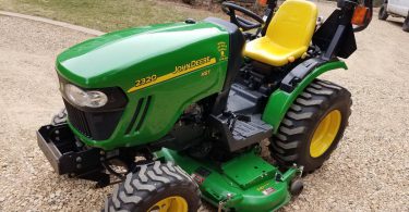 John Deere 2320 compact 4x4 tractor 3 375x195 2011 John Deere 2320 54 inch 24 HP Riding Tractor