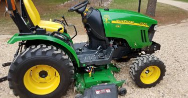 John Deere 2320 compact 4x4 tractor 5 375x195 2011 John Deere 2320 54 inch 24 HP Riding Tractor