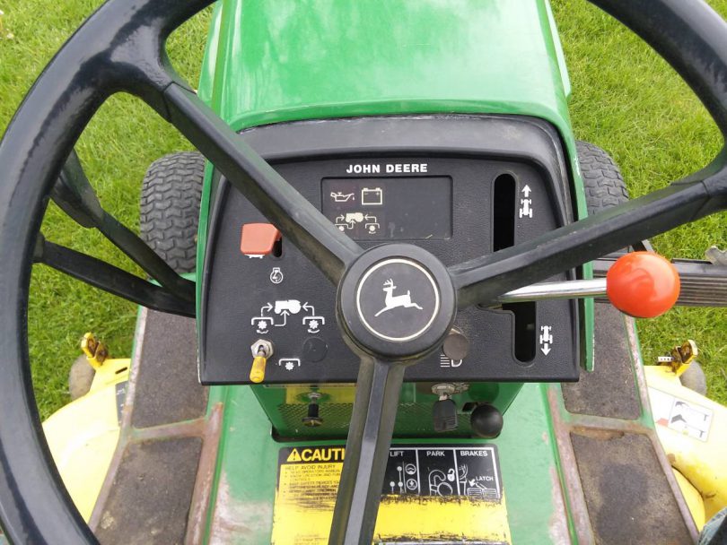 John Deere 318 riding lawn mower 07 810x608 John Deere 318 Mower Ready for the season