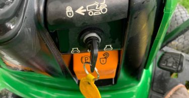 John Deere GX345 5 375x195 2005 John Deere GX345 riding mower in good condition