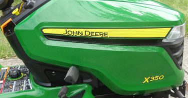 John Deere X350 riding mower 01 375x195 John Deere X350 riding mower pristine condition