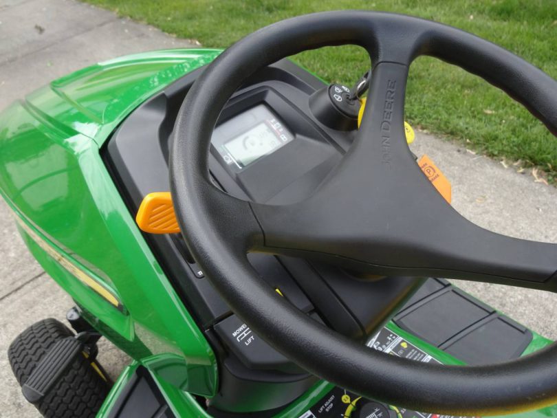 John Deere X350 riding mower 11 810x608 John Deere X350 riding mower pristine condition