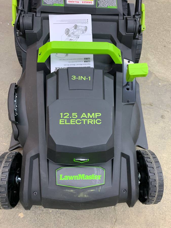 LawnMaster MEC1218E 3 Like New LawnMaster MEC1218E electric lawnmower