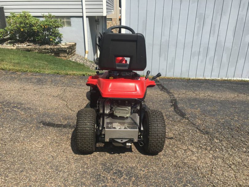 Troy Bilt TB30R Hydro 4 810x608 Troy Bilt 30 in Riding Lawn Mower TB30R Hydro 10.5 HP Hydrostatic