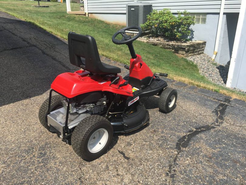 Troy Bilt TB30R Hydro 5 810x608 Troy Bilt 30 in Riding Lawn Mower TB30R Hydro 10.5 HP Hydrostatic