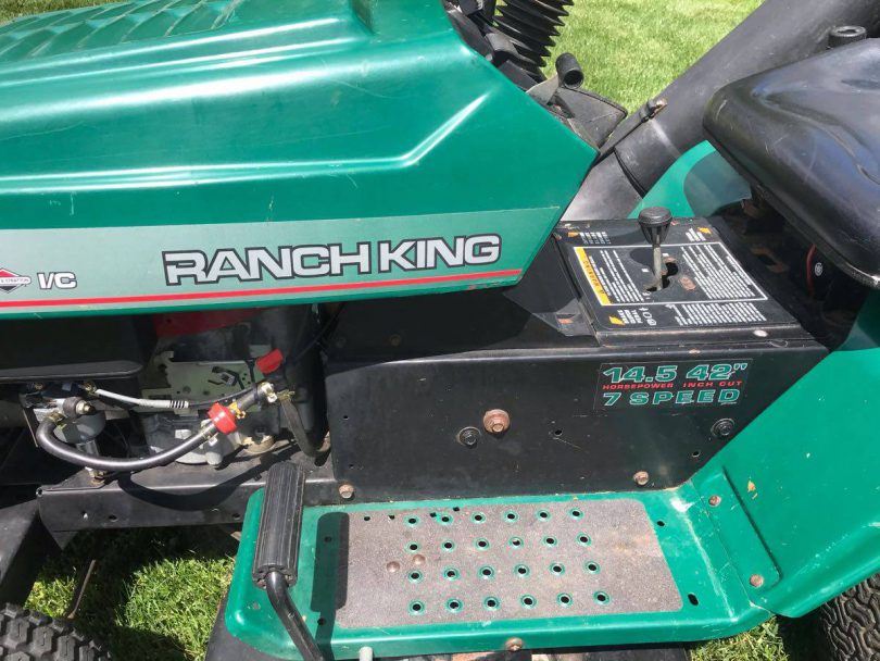 ranch king 13AM670G206 1 810x608 Ranch King 42 Inch Riding Lawn Mower 13AM670G206 with Bagger