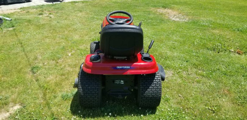 Craftsman DLT 3000 01 810x394 2004 Craftsman DLT 3000 42 Cut Lawn Tractor