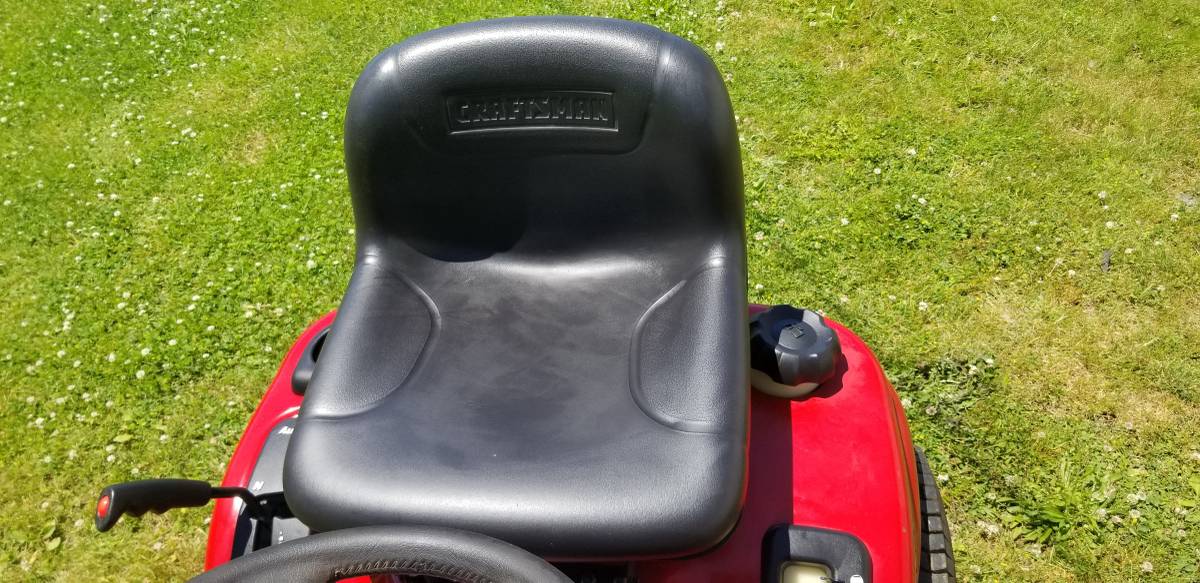 2004 Craftsman DLT 3000 42" Cut Lawn Tractor - RonMowers