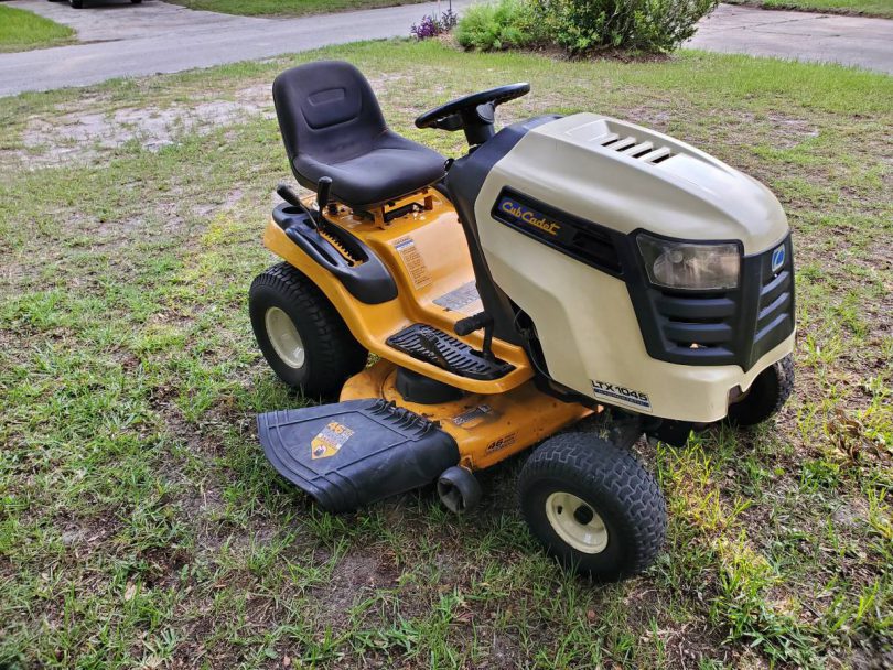 Cub Cadet LTX1045 2 810x608 Cub Cadet LTX1045 46 inch 25 HP Riding Lawn Mower for Sale
