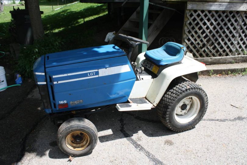Ford 165 LGT 4 810x540 Ford 48 mower 165 LGT lawn tractor