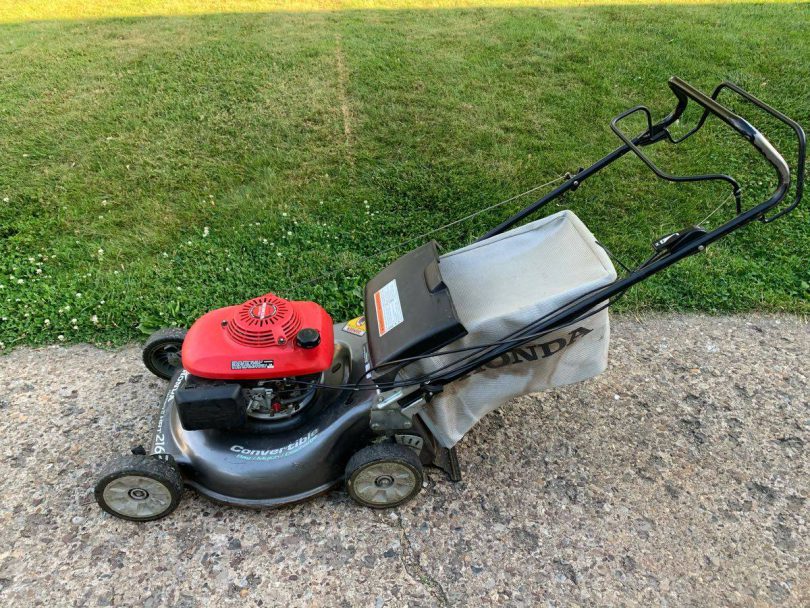 Harmony 2 HRT 216 4 810x608 Honda Harmony II HRT216 Self propelled Lawn Mower for Sale