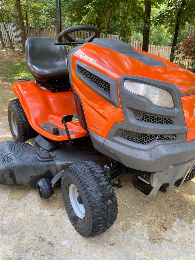 Husqvarna YT42DXL 22-HP V-Twin Hydrostatic 42-in Riding Lawn Mower With ...