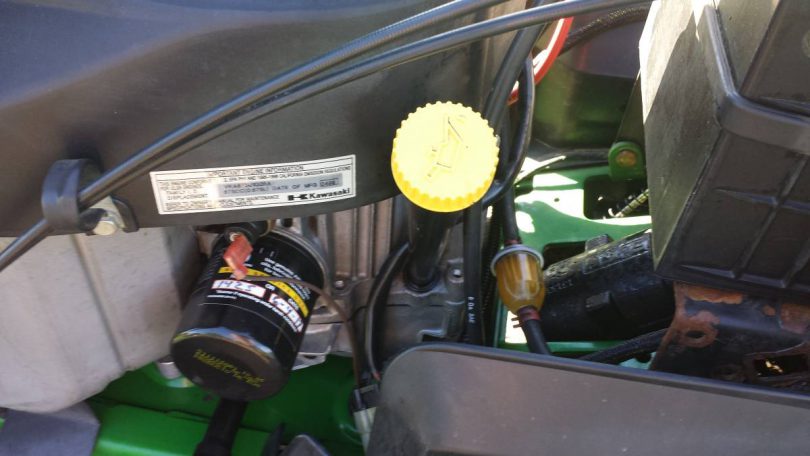 John Deere 335 Lawn Tractor 5 810x456 John Deere 335 20HP 54 inch deck Riding Lawn Mower for Sale