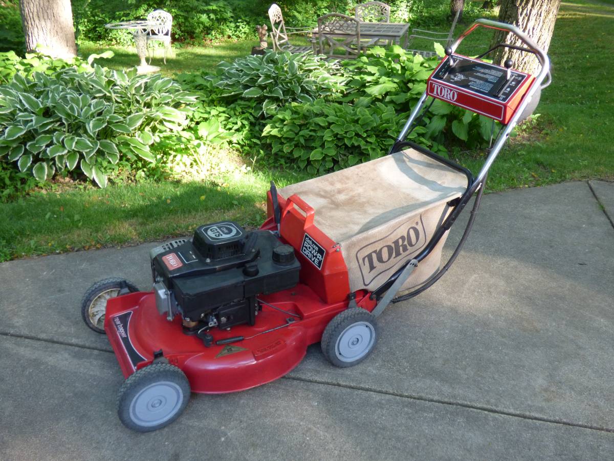 Used Toro 21 inch Self Propelled Lawn Mower RonMowers