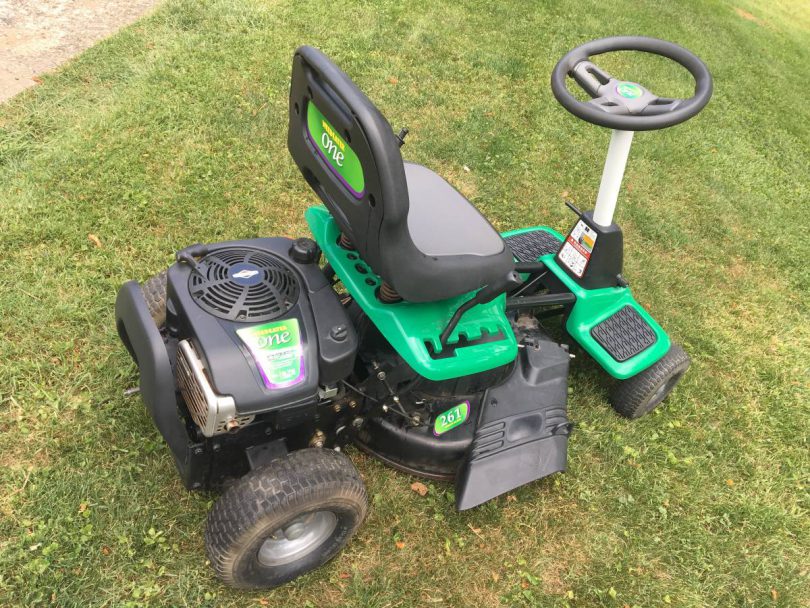 Weed eater 26 inch riding lawn mower 2 810x608 Weed Eater WE ONE 26 inch riding lawn mower for sale in good running condition