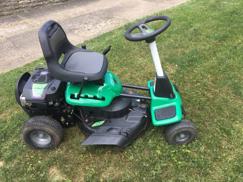 Weed eater 26 inch riding lawn mower 4 810x608 Weed Eater WE ONE 26 inch riding lawn mower for sale in good running condition