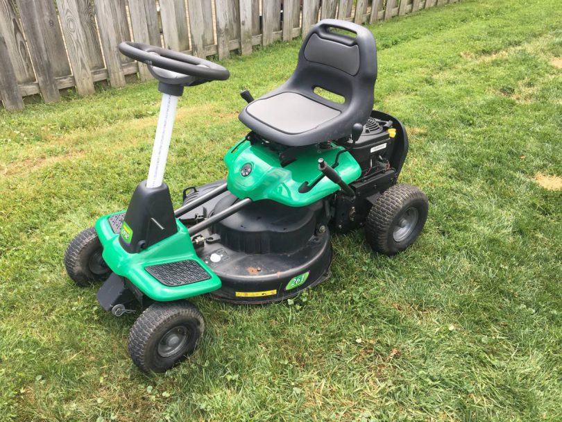 Weed eater 26 inch riding lawn mower 5 810x608 Weed Eater WE ONE 26 inch riding lawn mower for sale in good running condition