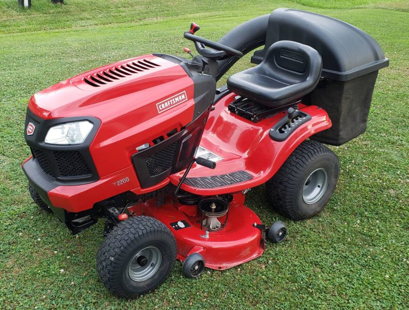Craftsman T2200 Riding Lawn Mower 10 810x613 2015 Craftsman T2200 riding lawn mower with 2 bag for sale