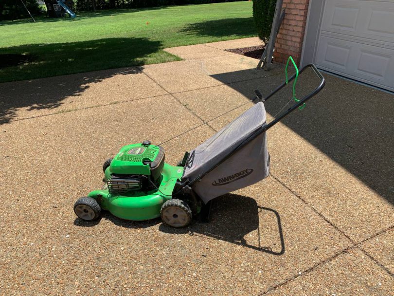Lawn Boy 20in push mower for sale 3 810x608 Lawn Boy 20” push mower for sale