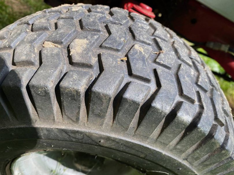Lawn Chief 545 Riding Lawn Mower 6 810x608 Lawn Chief 545 Hydro Riding mower need repairs