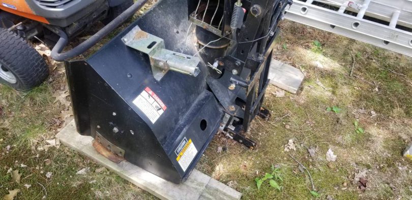 Murray 13 hp 38 inch riding mower 03 810x394 Murray 13 hp 38 inch riding lawn mower with bagger and snowblower